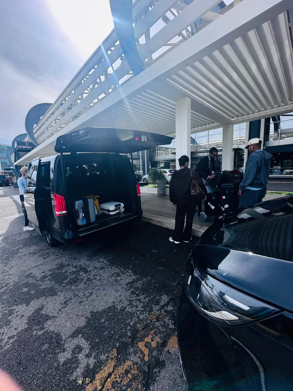 Prise en charge clients VIP avec bagages Aéroport Nice