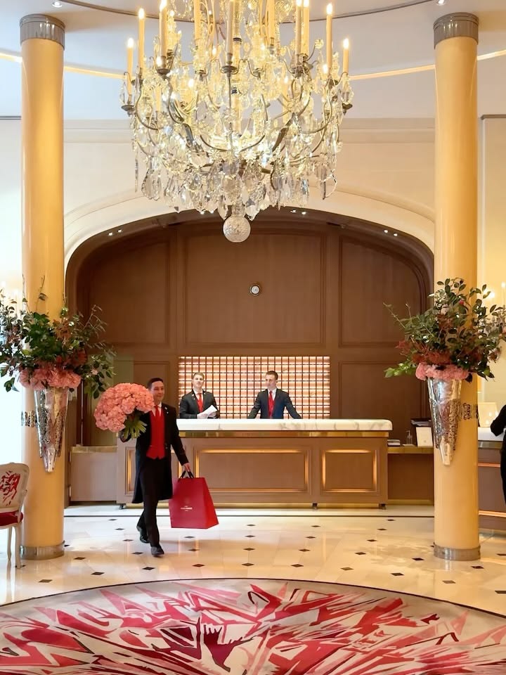 Le Bristol Paris à Paris — chauffeur privé Transfer by Cab