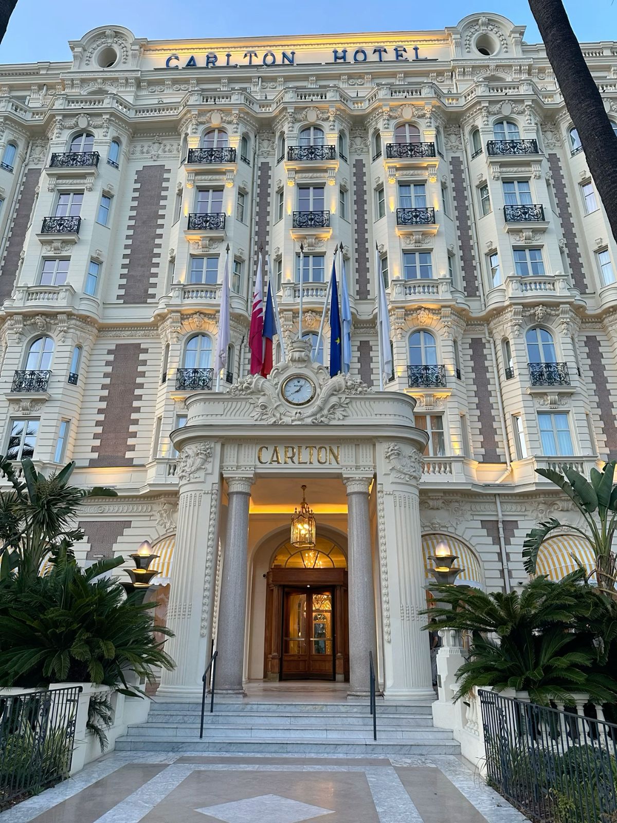InterContinental Carlton Cannes à Cannes — chauffeur privé Transfer by Cab